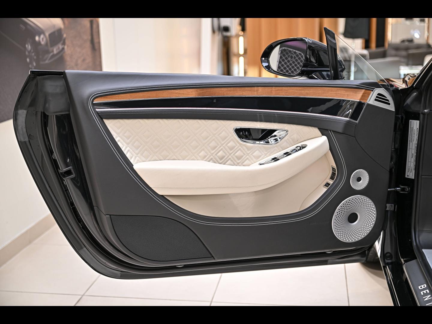 Voitures occasions BENTLEY Continental GTC Base Paris