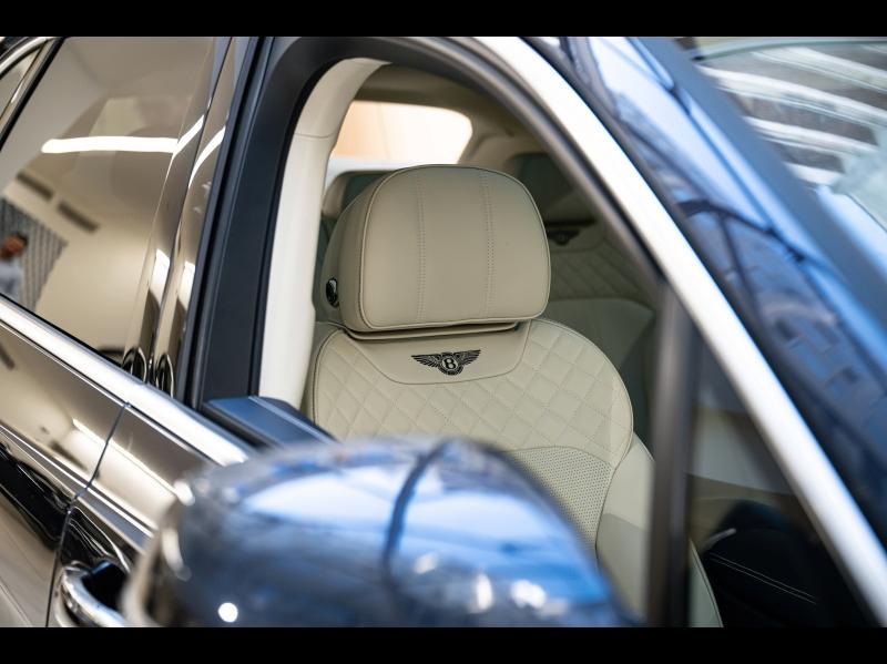 Voitures occasions BENTLEY Bentayga Base Paris