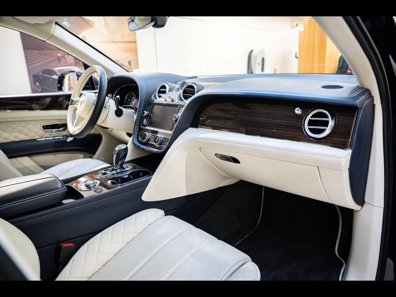 Voitures occasions BENTLEY Bentayga Base Paris