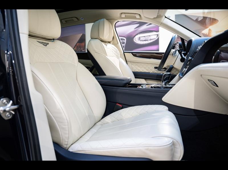 Voitures occasions BENTLEY Bentayga Base Paris