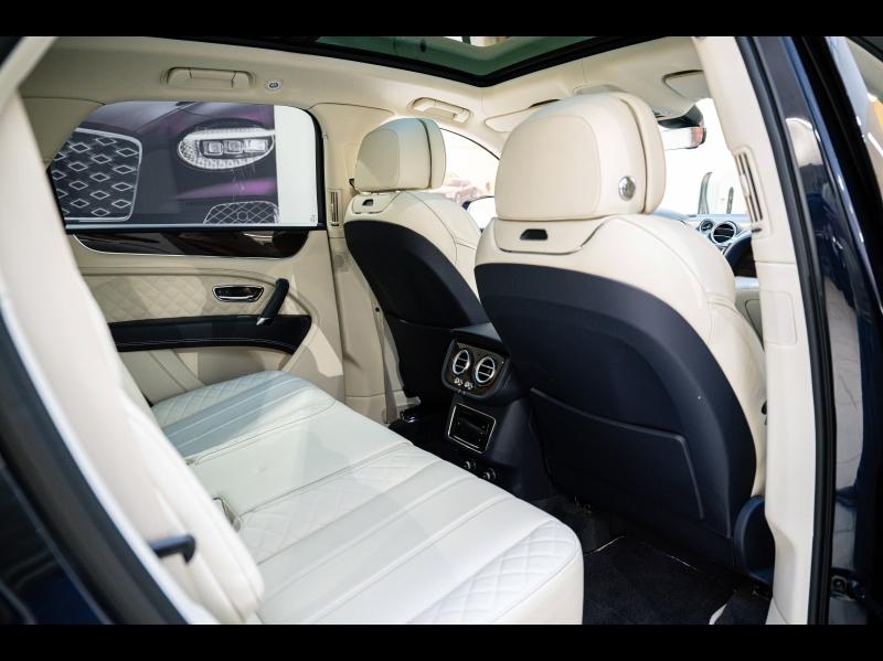 Voitures occasions BENTLEY Bentayga Base Paris