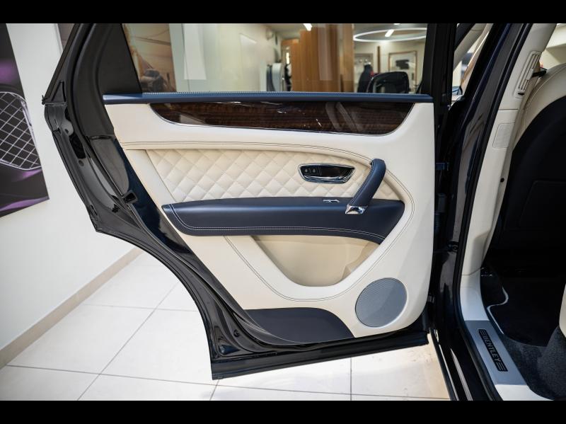 Voitures occasions BENTLEY Bentayga Base Paris