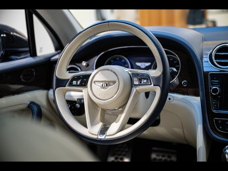 Voitures occasions BENTLEY Bentayga Base Paris