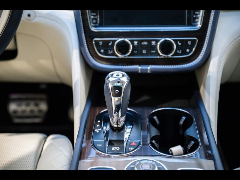 Voitures occasions BENTLEY Bentayga Base Paris