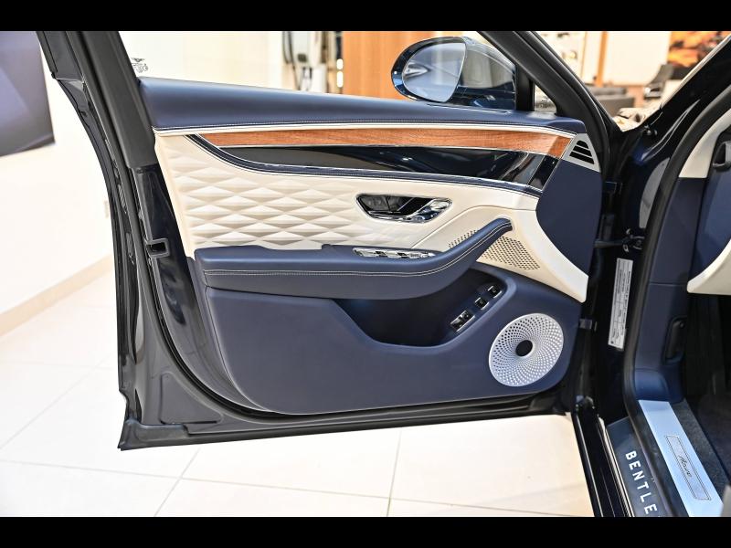 Voitures occasions BENTLEY Flying Spur Base Paris