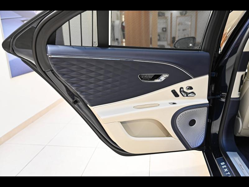 Voitures occasions BENTLEY Flying Spur Base Paris