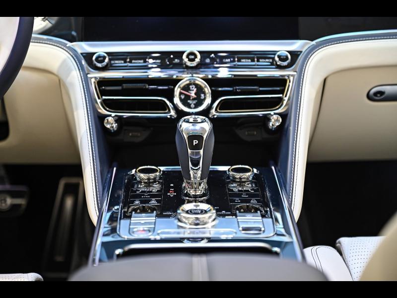 Voitures occasions BENTLEY Flying Spur Base Paris