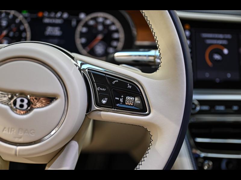 Voitures occasions BENTLEY Flying Spur Base Paris