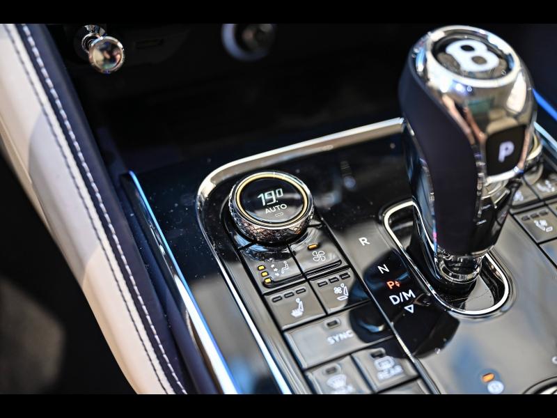 Voitures occasions BENTLEY Flying Spur Base Paris