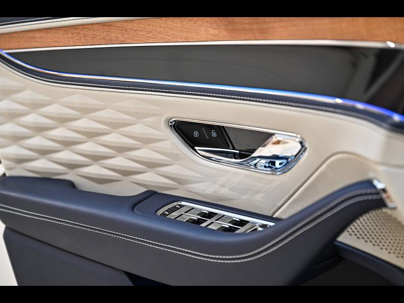 Voitures occasions BENTLEY Flying Spur Base Paris