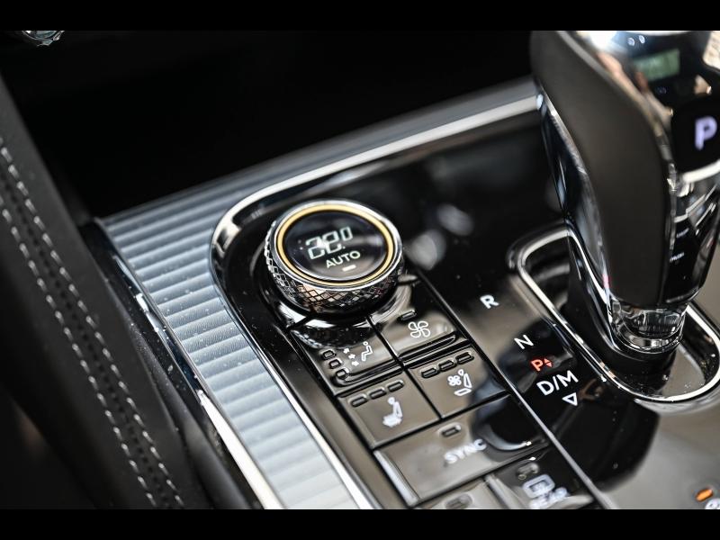 Voitures occasions BENTLEY Flying Spur Base Paris