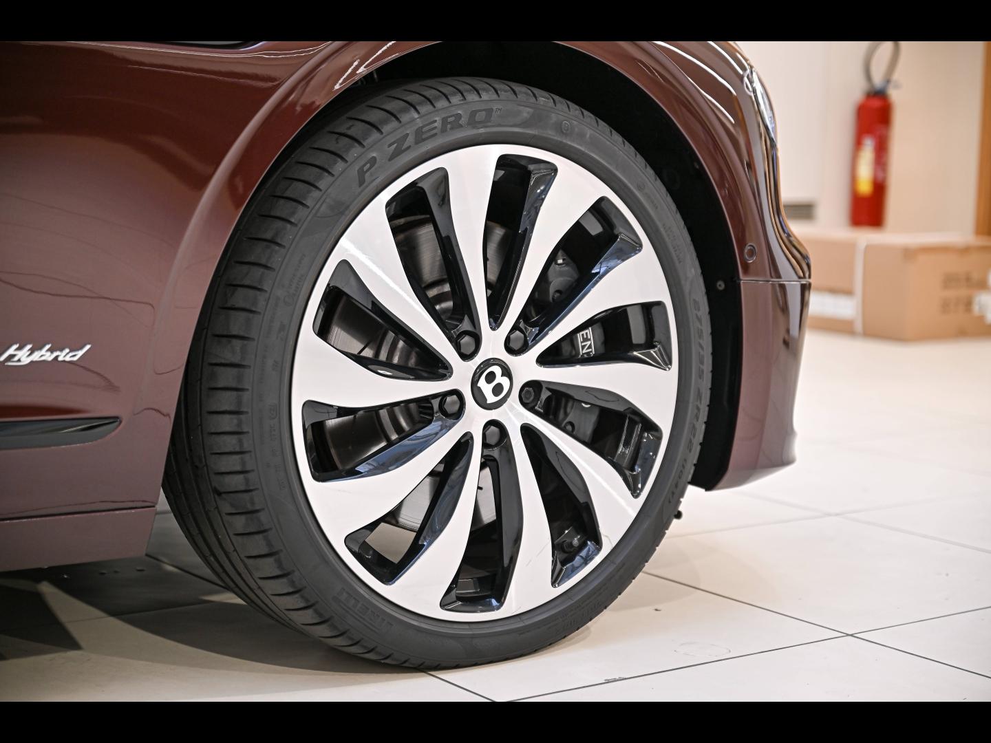 Voitures occasions BENTLEY Flying Spur Base Paris