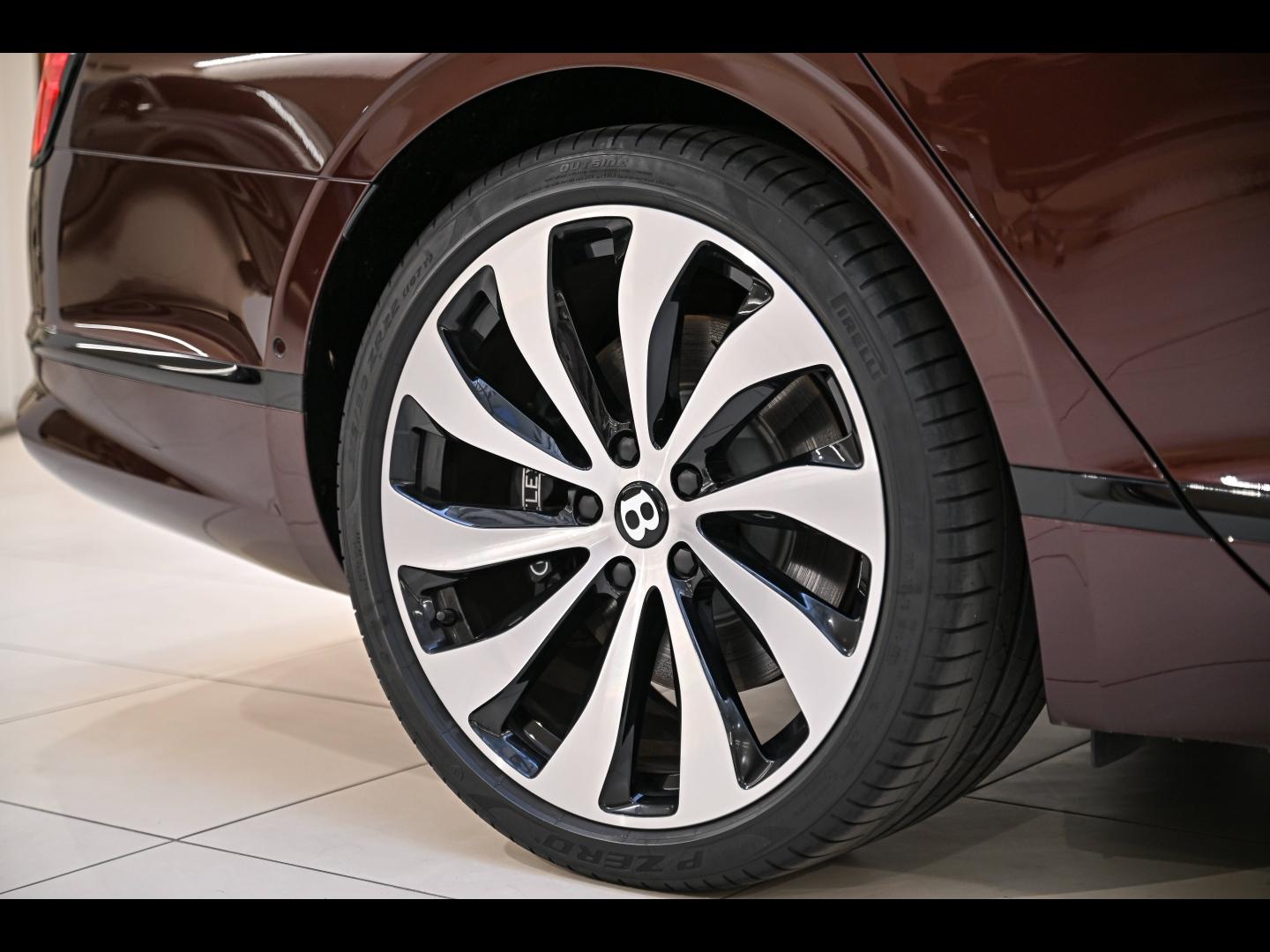 Voitures occasions BENTLEY Flying Spur Base Paris