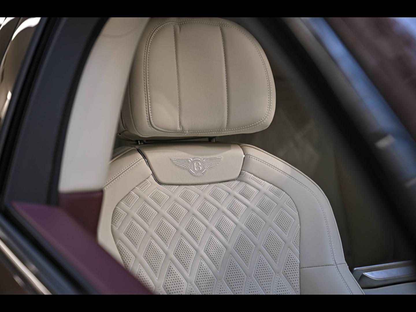 Voitures occasions BENTLEY Flying Spur Base Paris