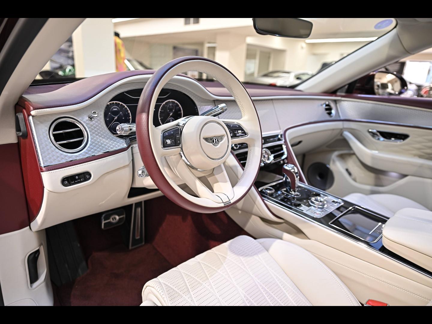 Voitures occasions BENTLEY Flying Spur Base Paris