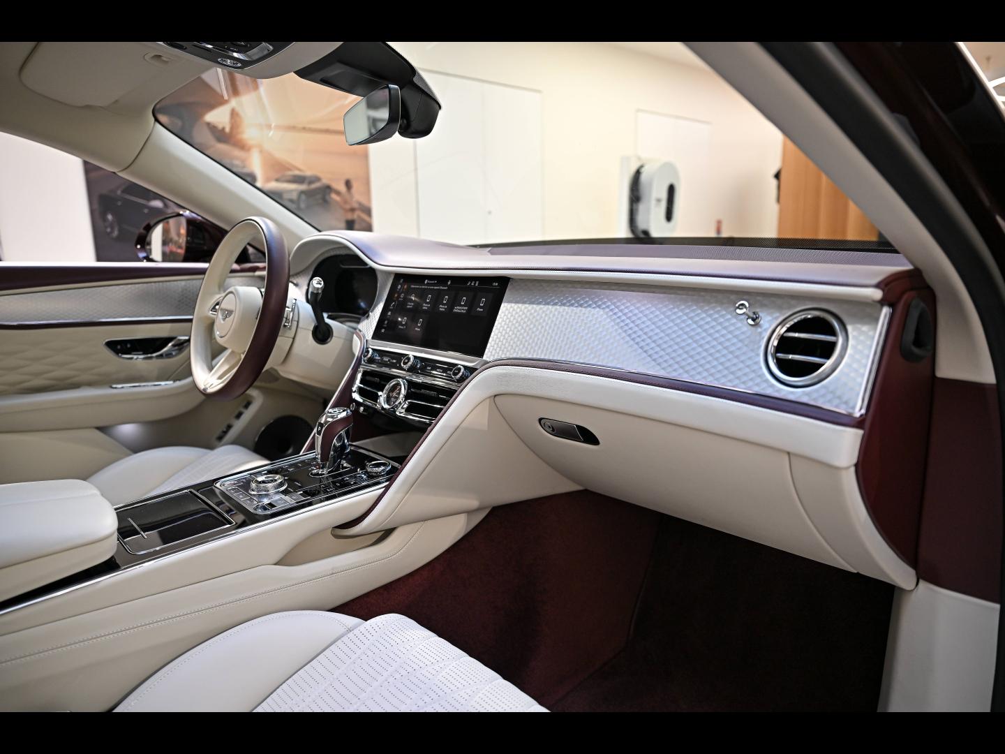 Voitures occasions BENTLEY Flying Spur Base Paris
