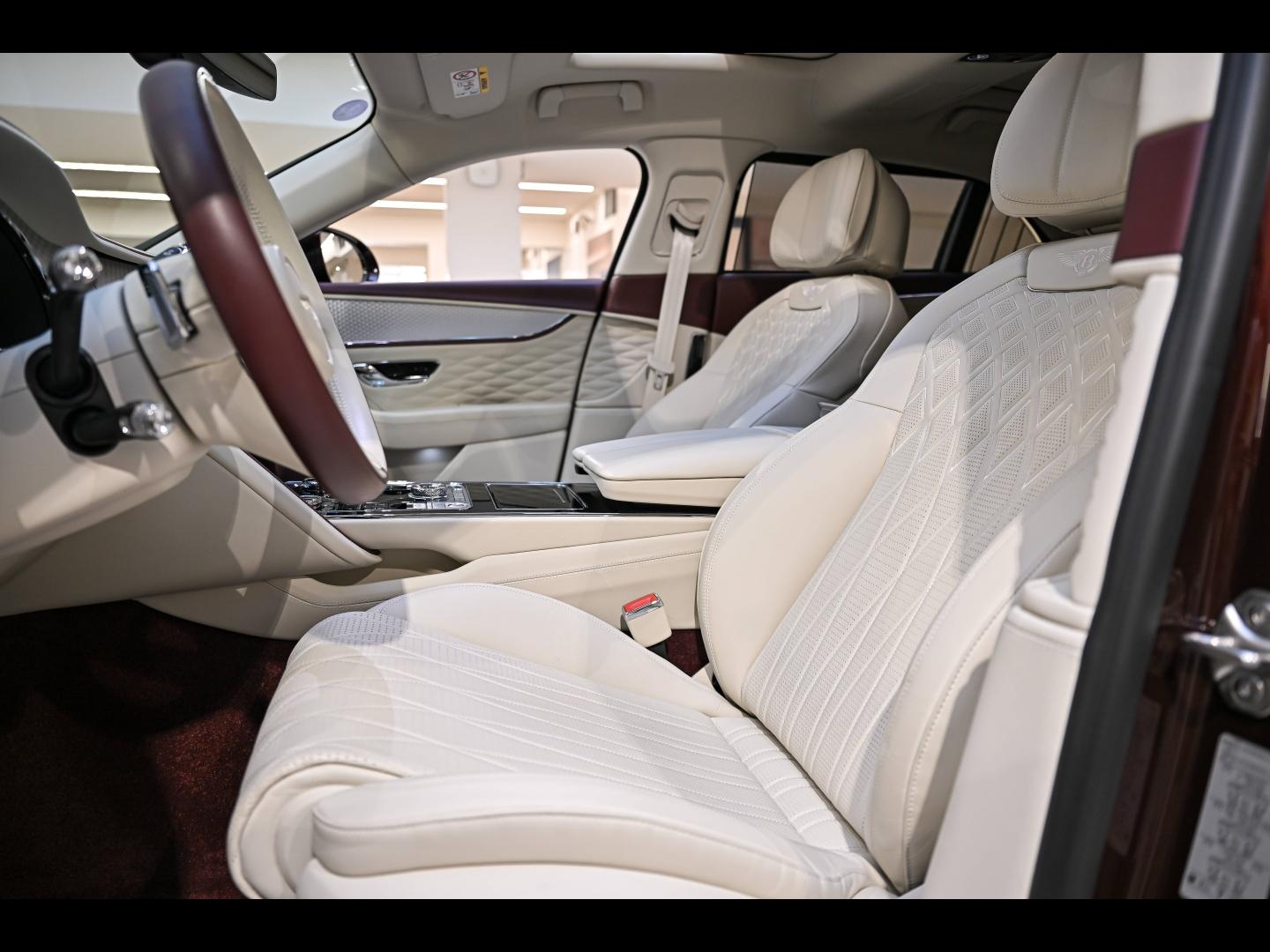 Voitures occasions BENTLEY Flying Spur Base Paris