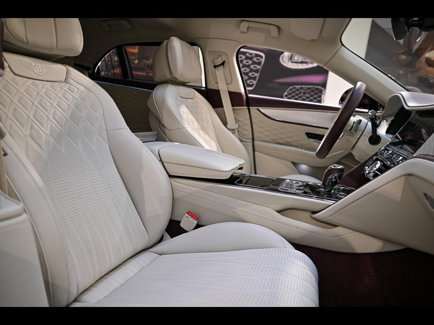 Voitures occasions BENTLEY Flying Spur Base Paris