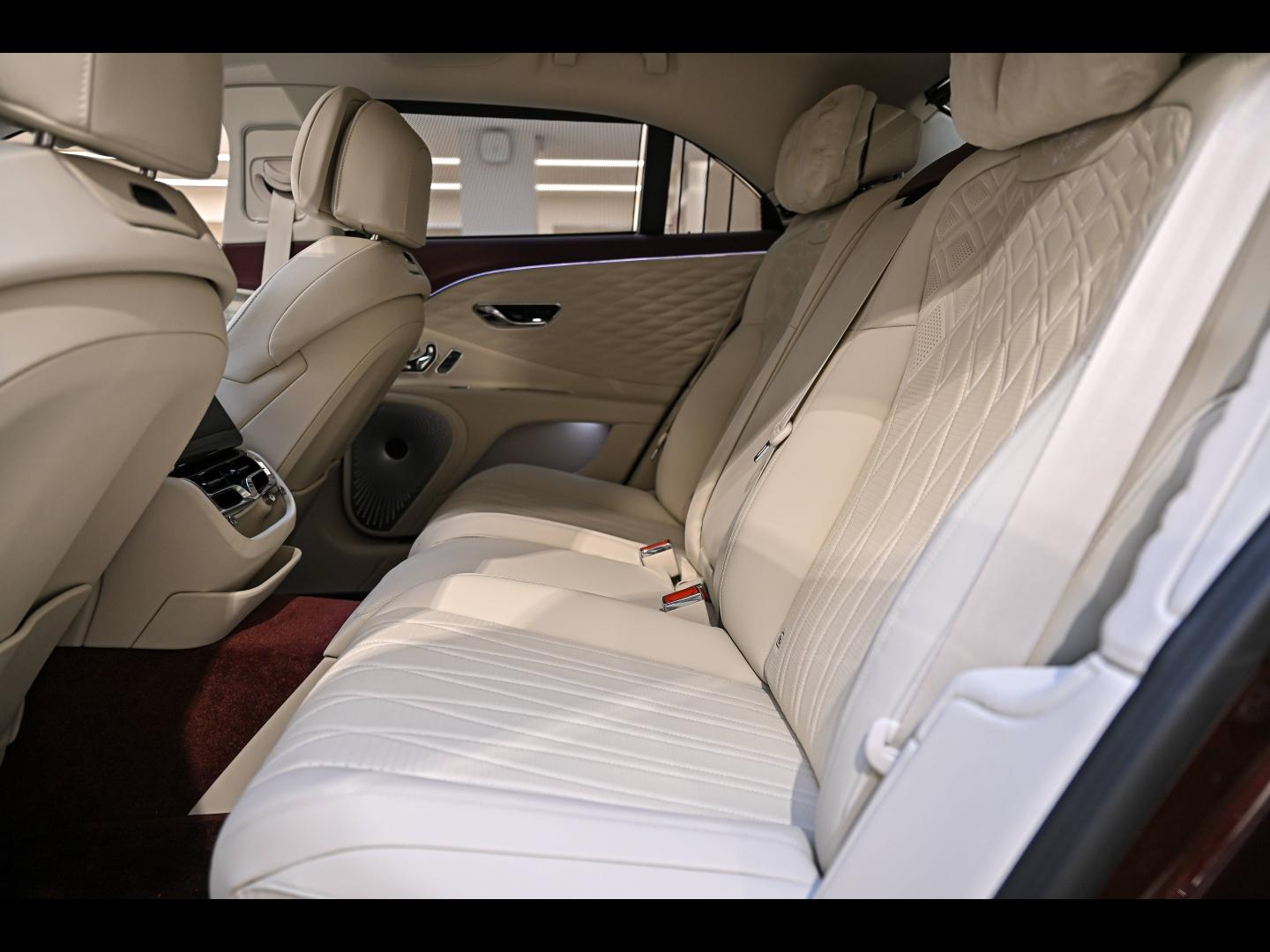 Voitures occasions BENTLEY Flying Spur Base Paris
