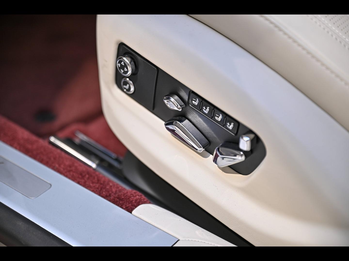 Voitures occasions BENTLEY Flying Spur Base Paris