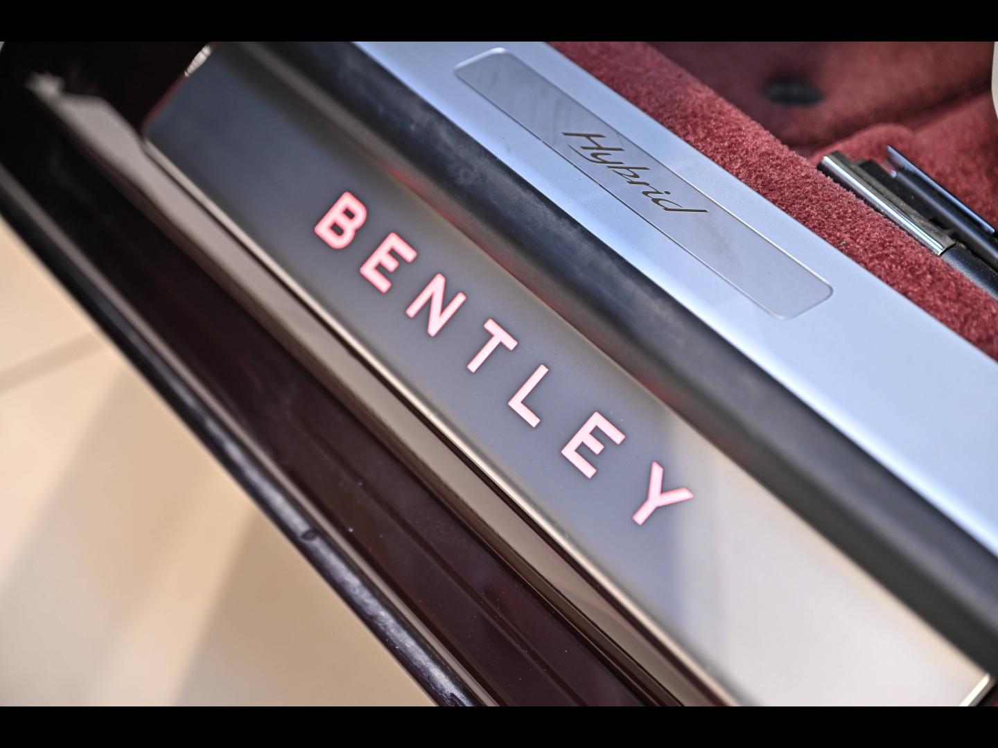 Voitures occasions BENTLEY Flying Spur Base Paris