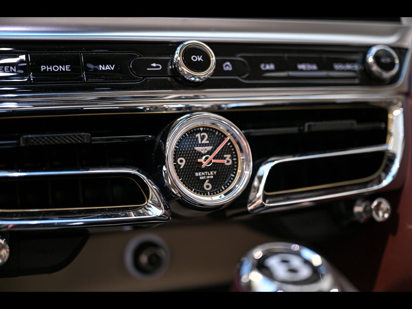 Voitures occasions BENTLEY Flying Spur Base Paris
