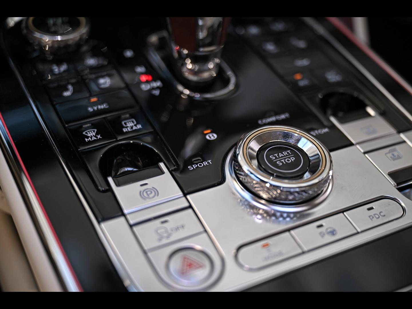 Voitures occasions BENTLEY Flying Spur Base Paris
