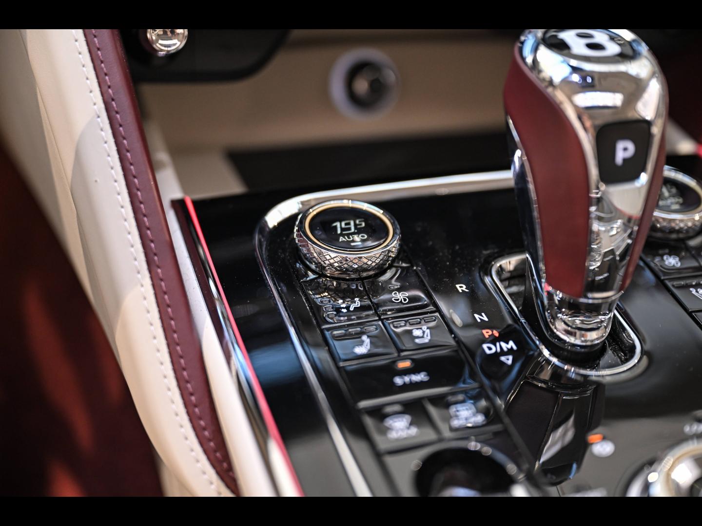 Voitures occasions BENTLEY Flying Spur Base Paris