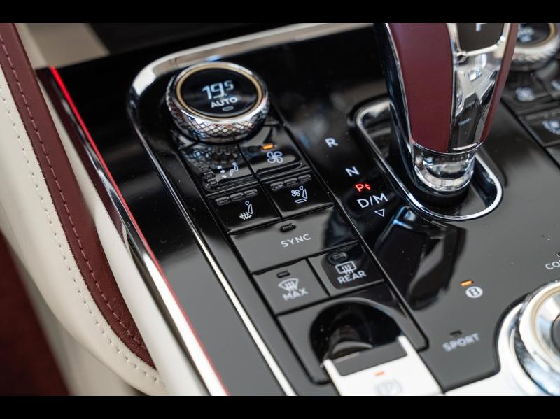 Voitures occasions BENTLEY Flying Spur Base Paris