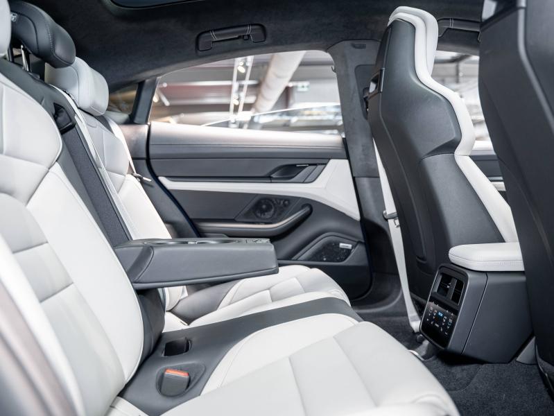 Voitures occasions PORSCHE Taycan Turbo Paris