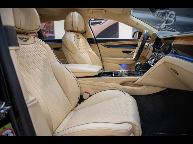 Voitures occasions BENTLEY Flying Spur Base Paris