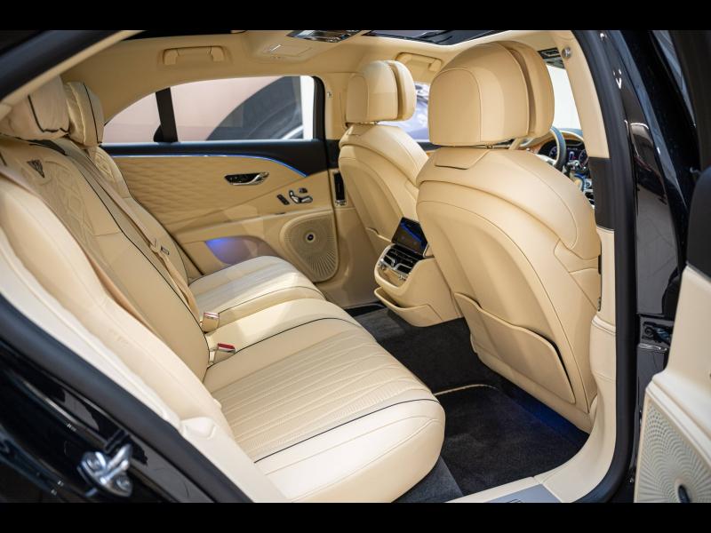 Voitures occasions BENTLEY Flying Spur Base Paris