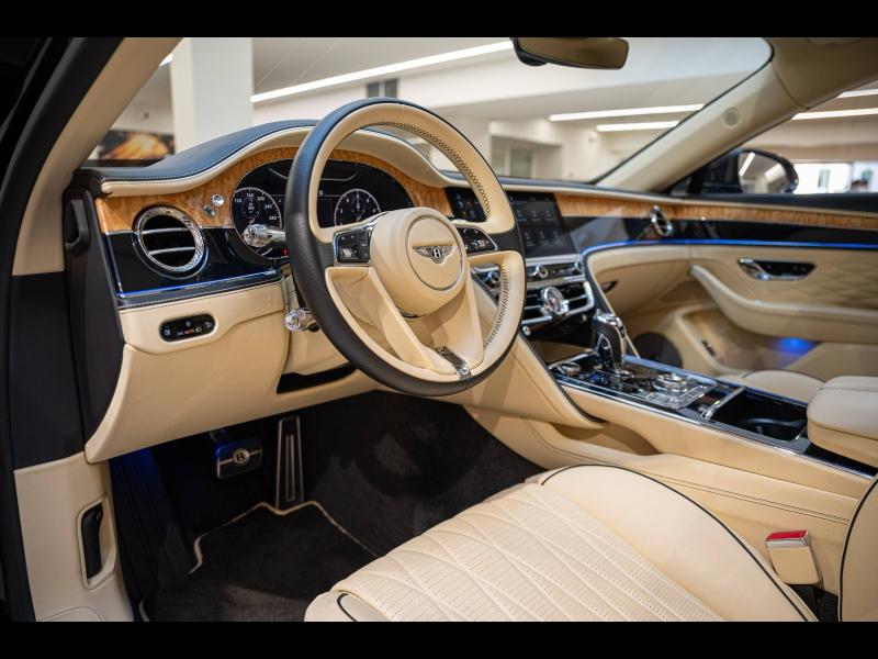 Voitures occasions BENTLEY Flying Spur Base Paris