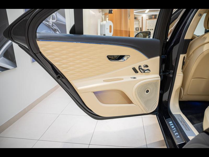 Voitures occasions BENTLEY Flying Spur Base Paris