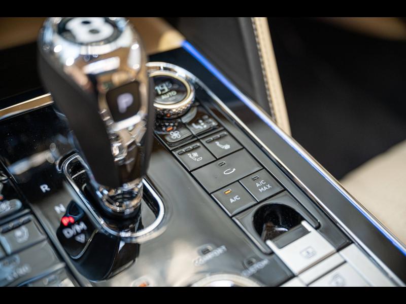 Voitures occasions BENTLEY Flying Spur Base Paris