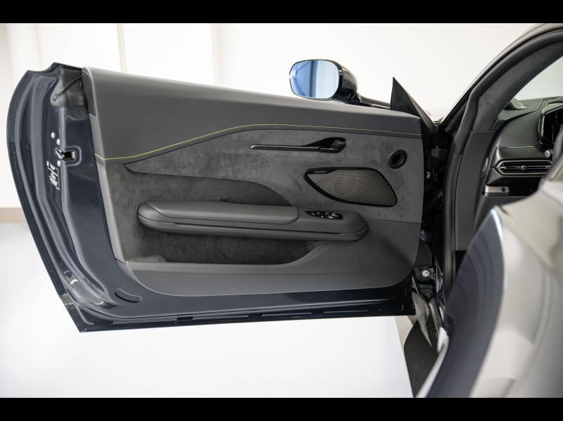 Voitures occasions ASTON MARTIN V8 Vantage Coupé Paris