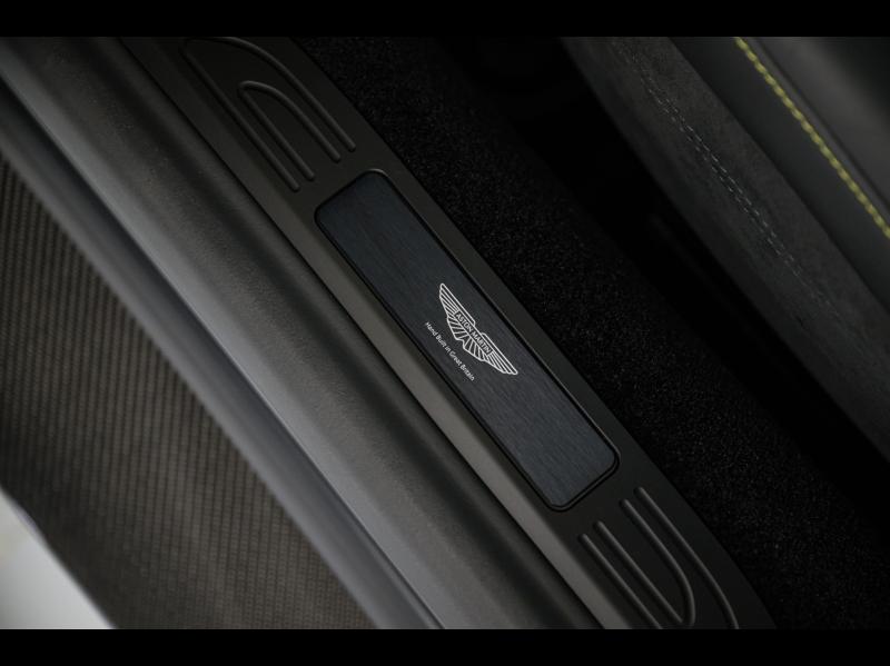 Voitures occasions ASTON MARTIN V8 Vantage Coupé Paris