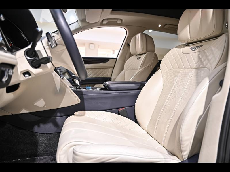 Voitures occasions BENTLEY Bentayga Base Paris