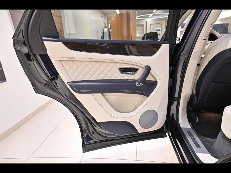 Voitures occasions BENTLEY Bentayga Base Paris