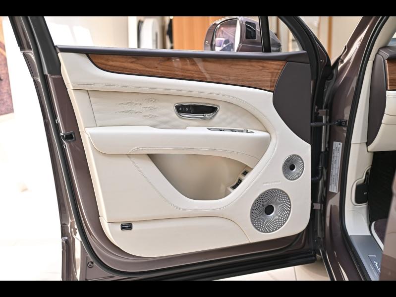 Voitures occasions BENTLEY Bentayga Base Paris