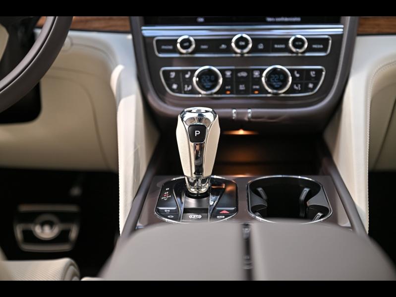 Voitures occasions BENTLEY Bentayga Base Paris