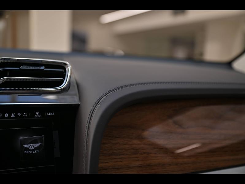 Voitures occasions BENTLEY Bentayga Base Paris