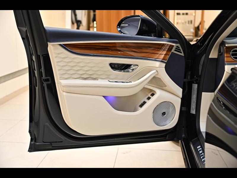 Voitures occasions BENTLEY Flying Spur Base Paris