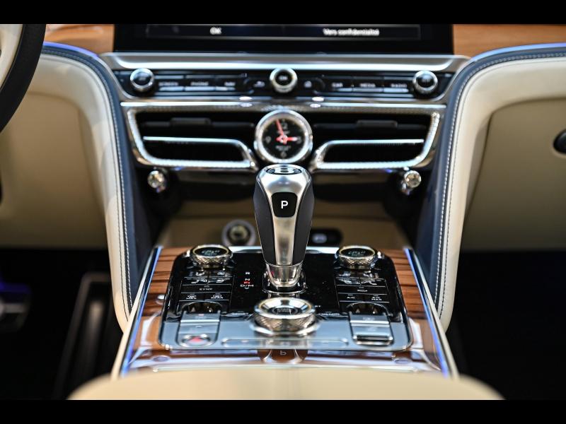 Voitures occasions BENTLEY Flying Spur Base Paris