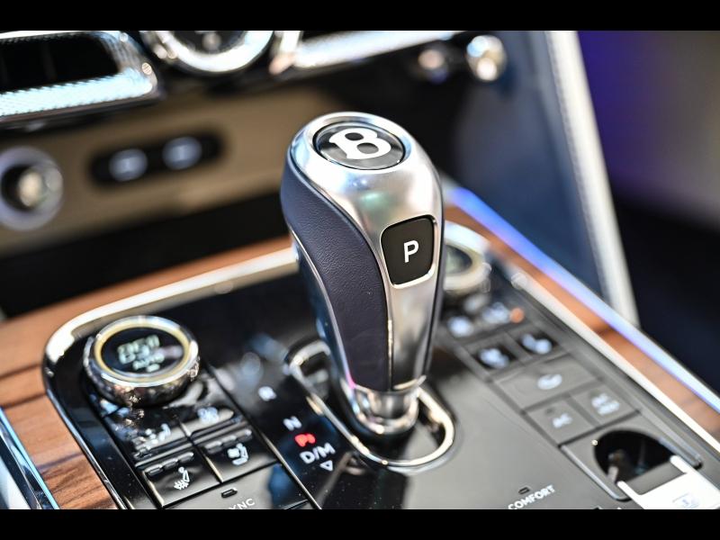 Voitures occasions BENTLEY Flying Spur Base Paris