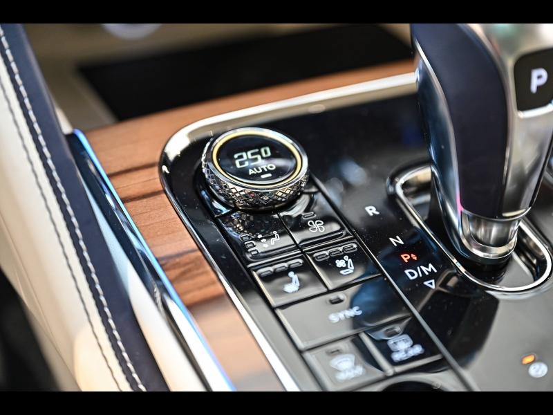 Voitures occasions BENTLEY Flying Spur Base Paris