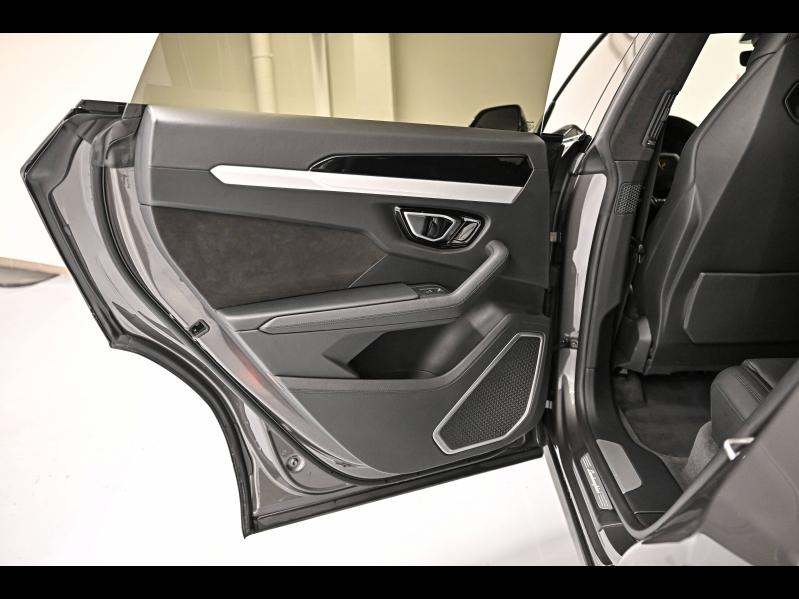 Voitures occasions LAMBORGHINI Urus Base Paris