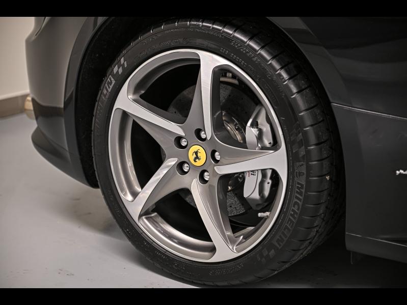 Voitures occasions FERRARI FF Base Paris