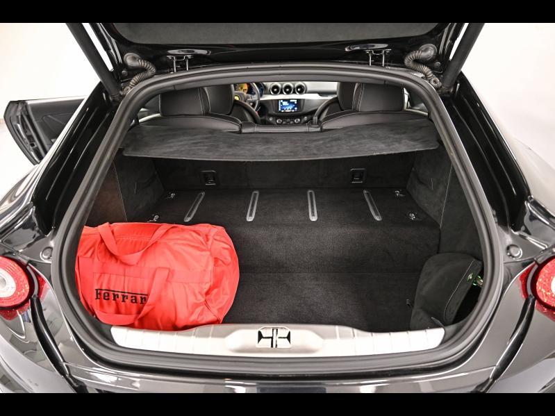 Voitures occasions FERRARI FF Base Paris