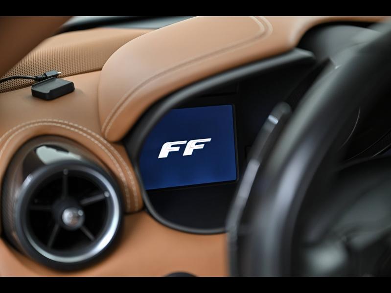 Voitures occasions FERRARI FF Base Paris